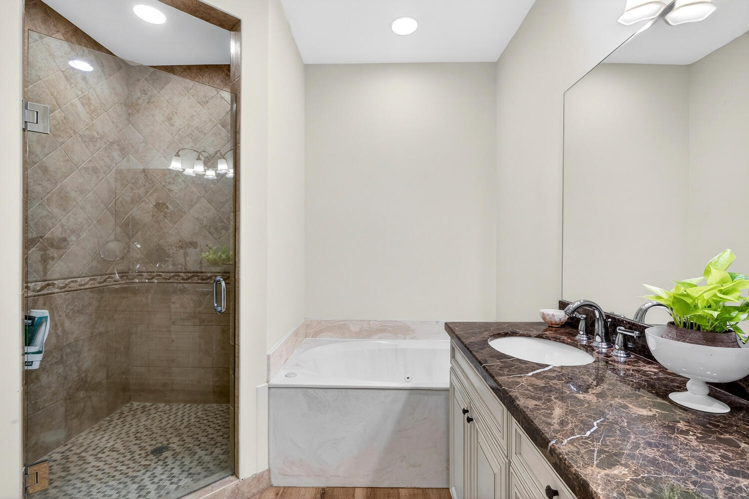 1942 NE 32nd Lighthouse Point, FL 33064