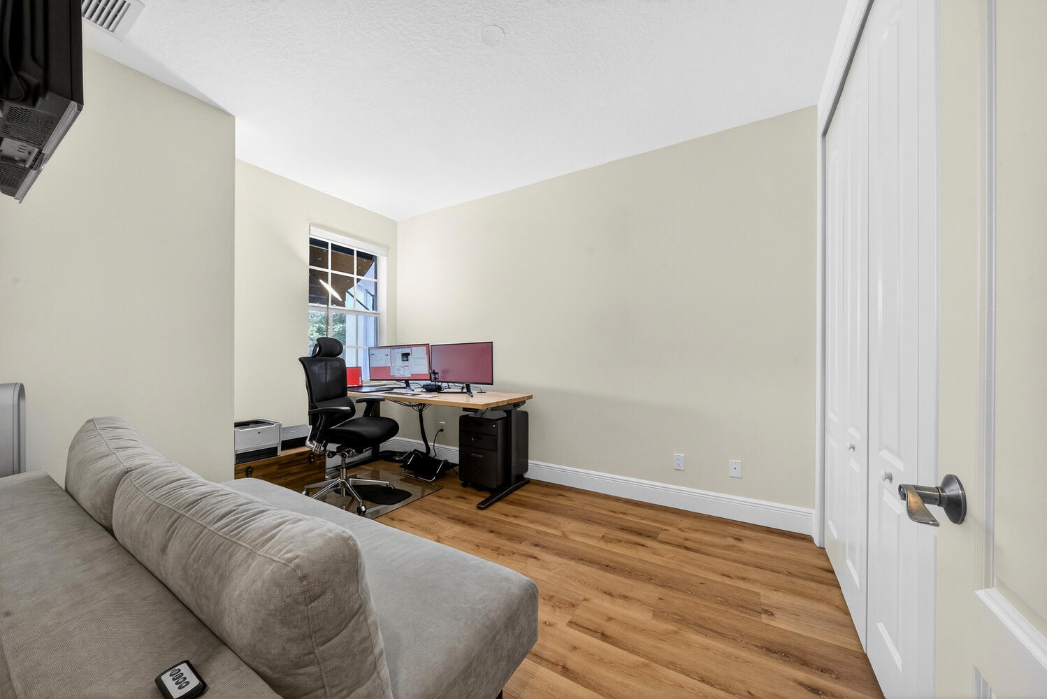 1942 NE 32nd Lighthouse Point, FL 33064