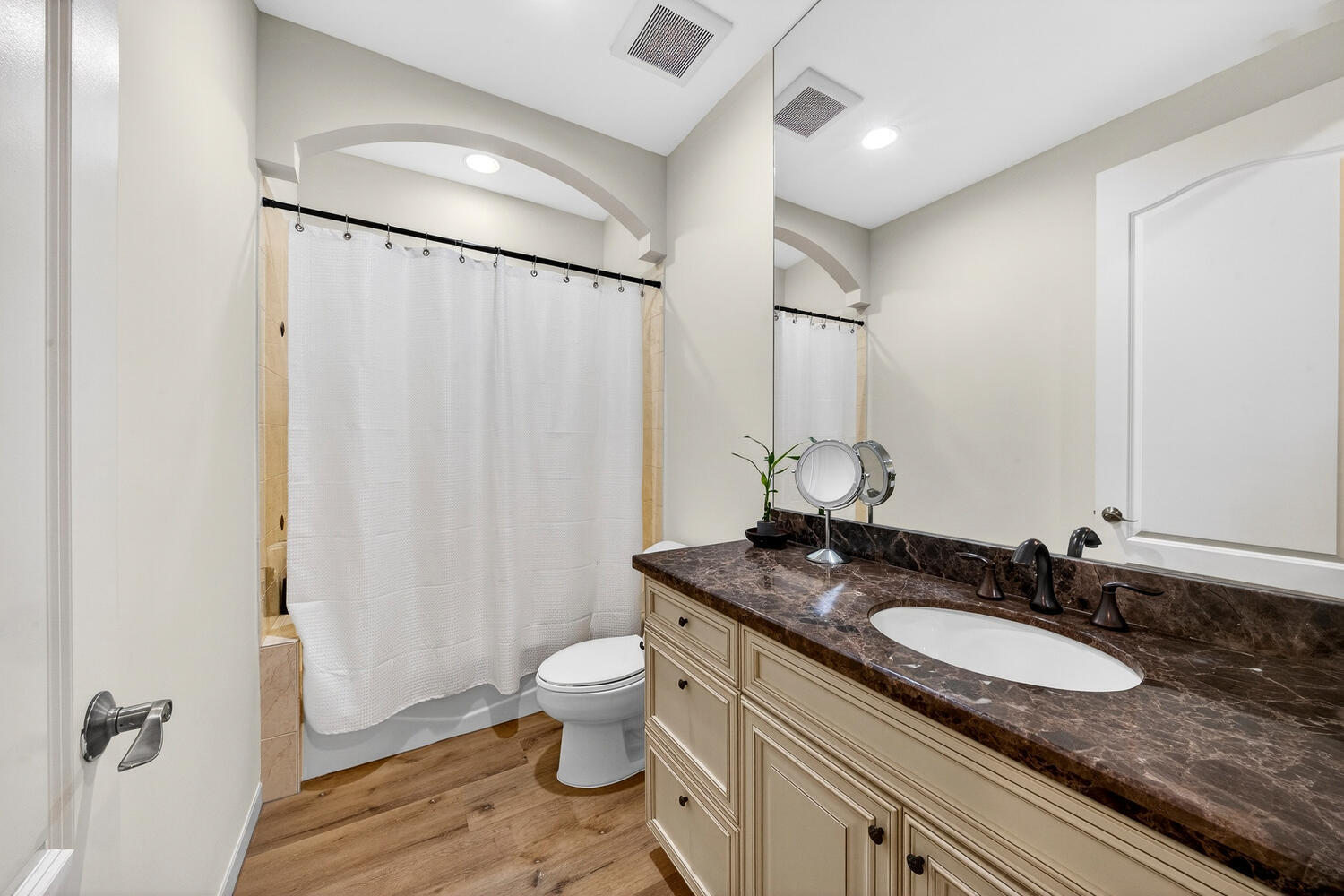 1942 NE 32nd Lighthouse Point, FL 33064