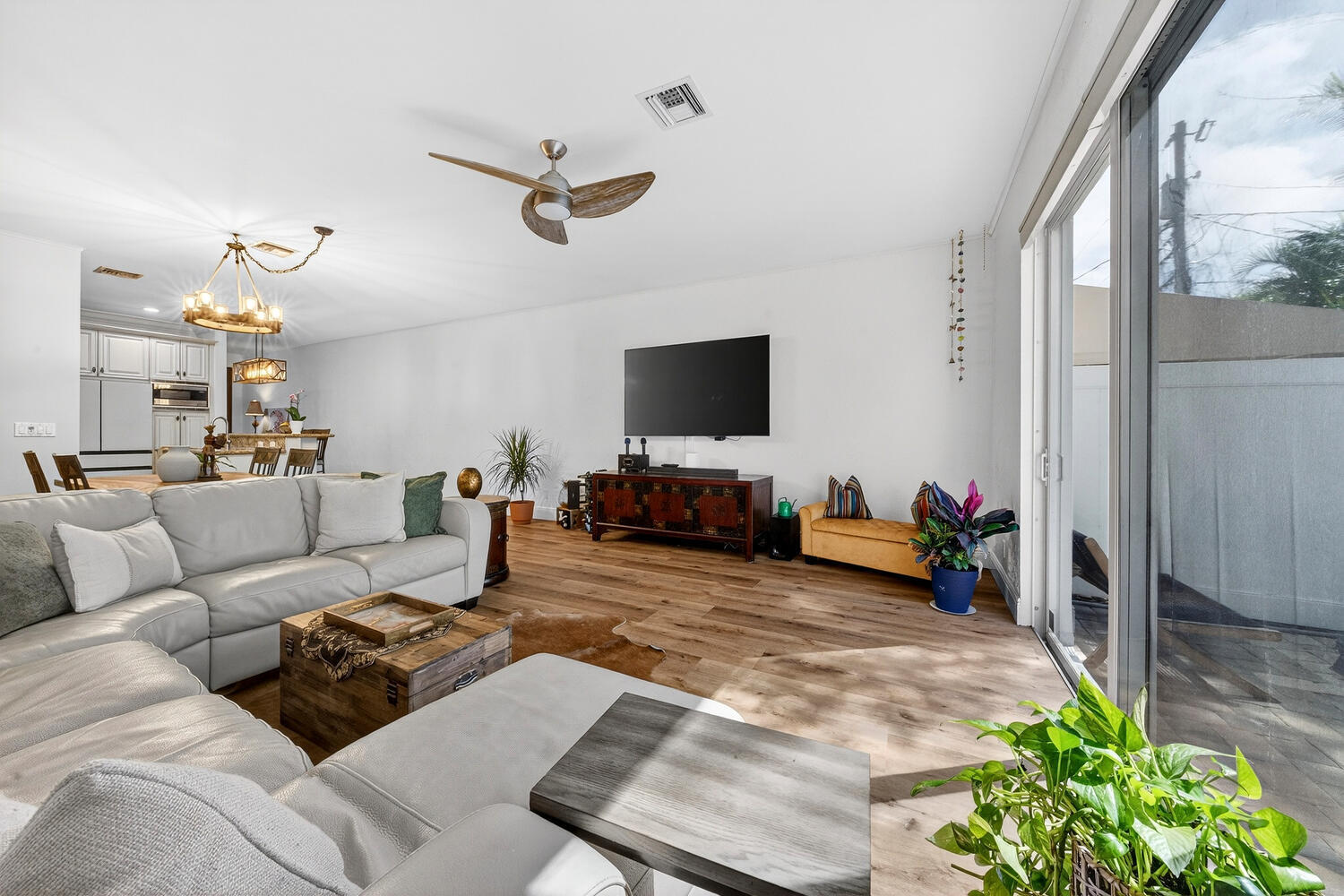 1942 NE 32nd Lighthouse Point, FL 33064