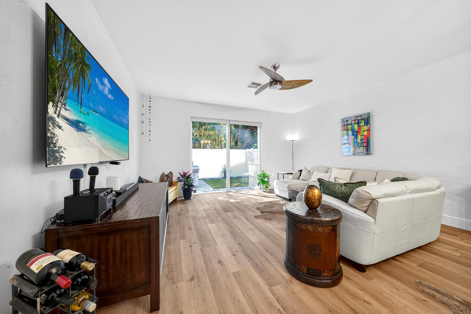 1942 NE 32nd Lighthouse Point, FL 33064