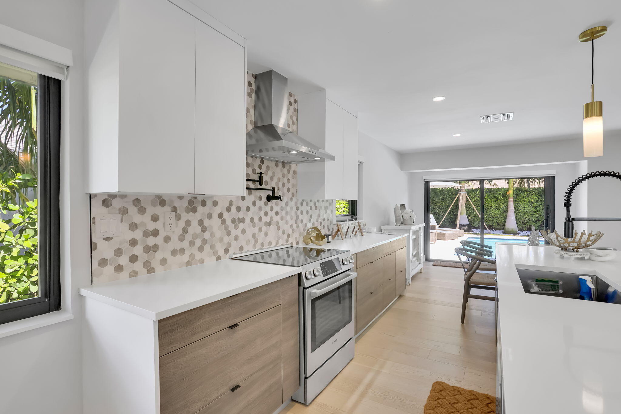 2520 SW 5th Boynton Beach, FL 33435