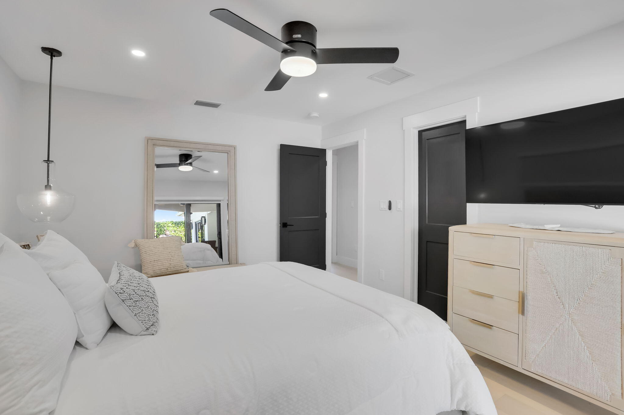 2520 SW 5th Boynton Beach, FL 33435