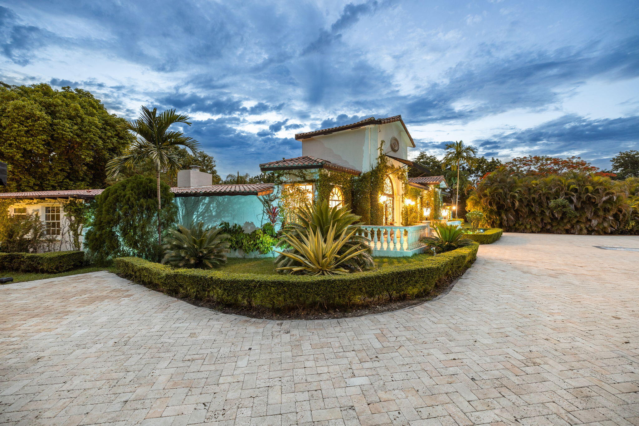 12300 Old Cutler Pinecrest, FL 33156