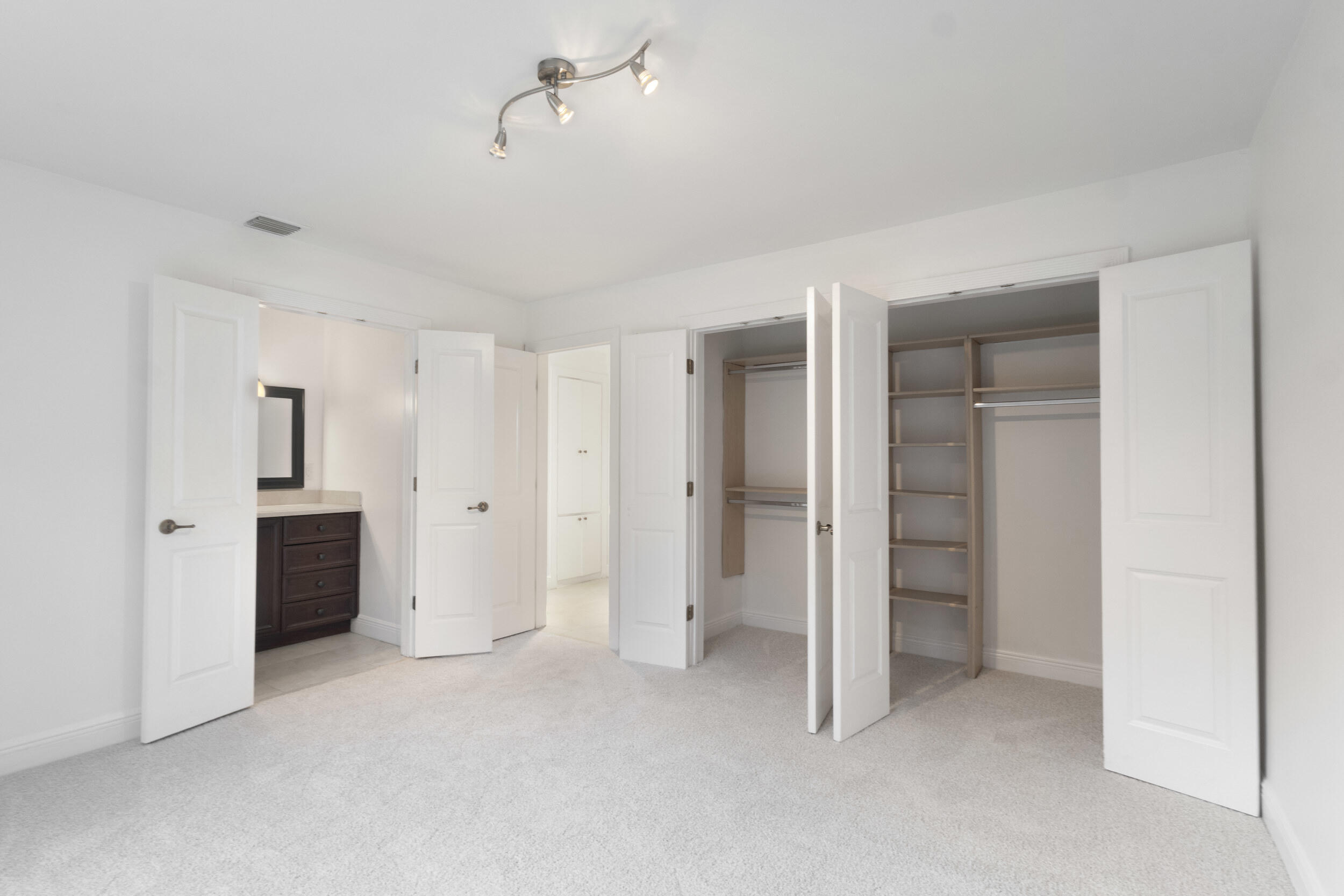 2940 NE 18th Pompano Beach, FL 33062