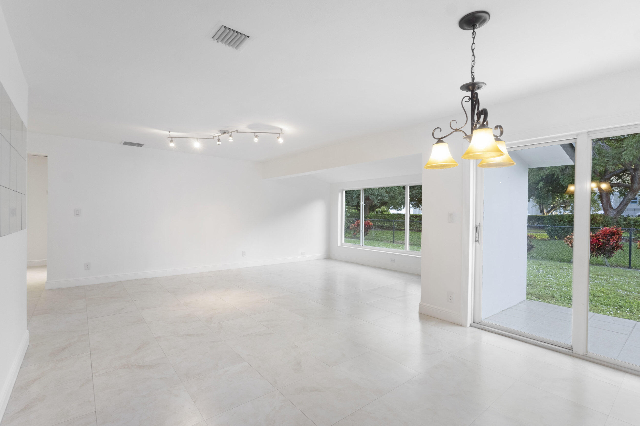 2940 NE 18th Pompano Beach, FL 33062