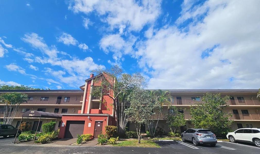 2214 S Cypress Bnd #208