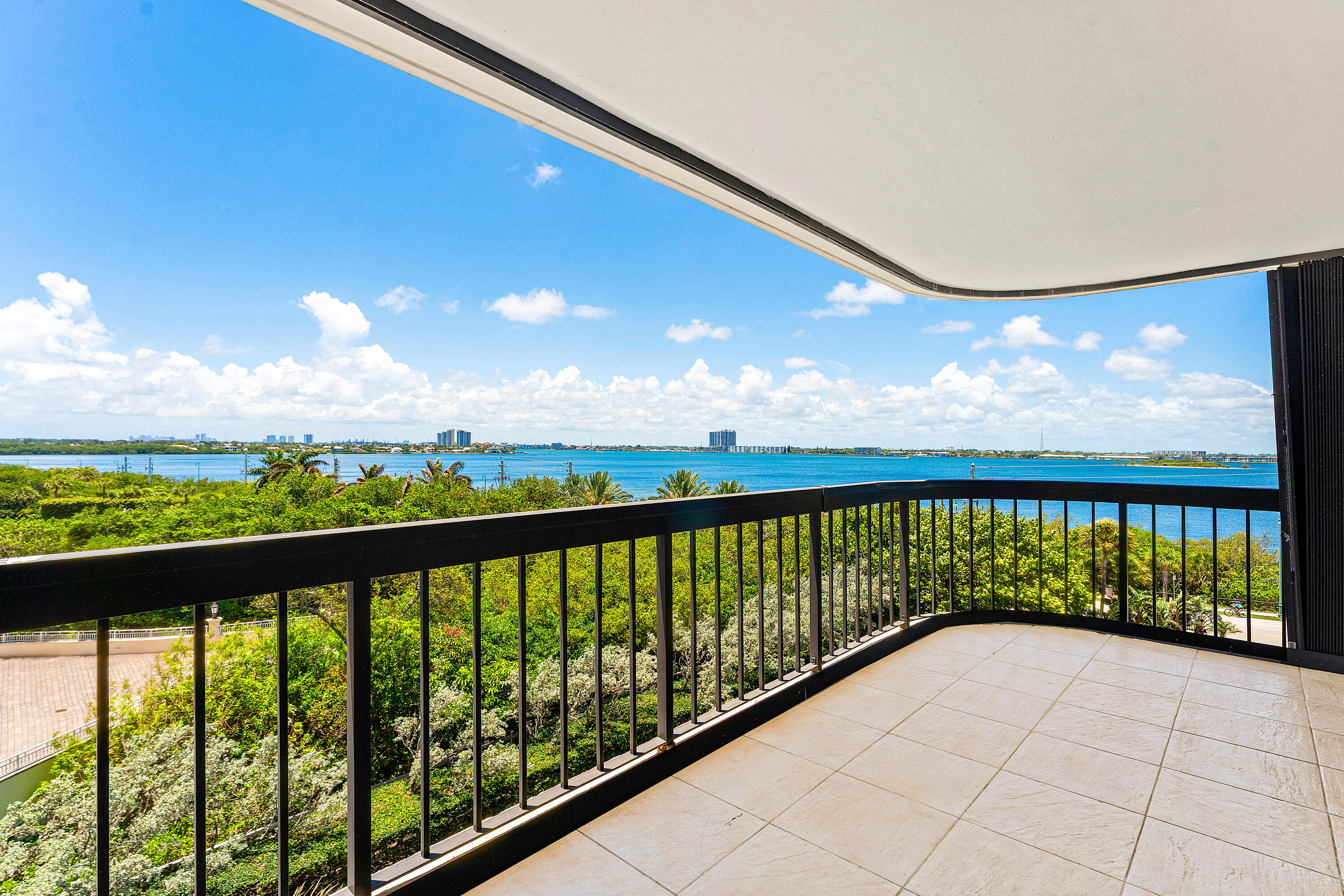 5380 N Ocean #5a Riviera Beach, FL 33404