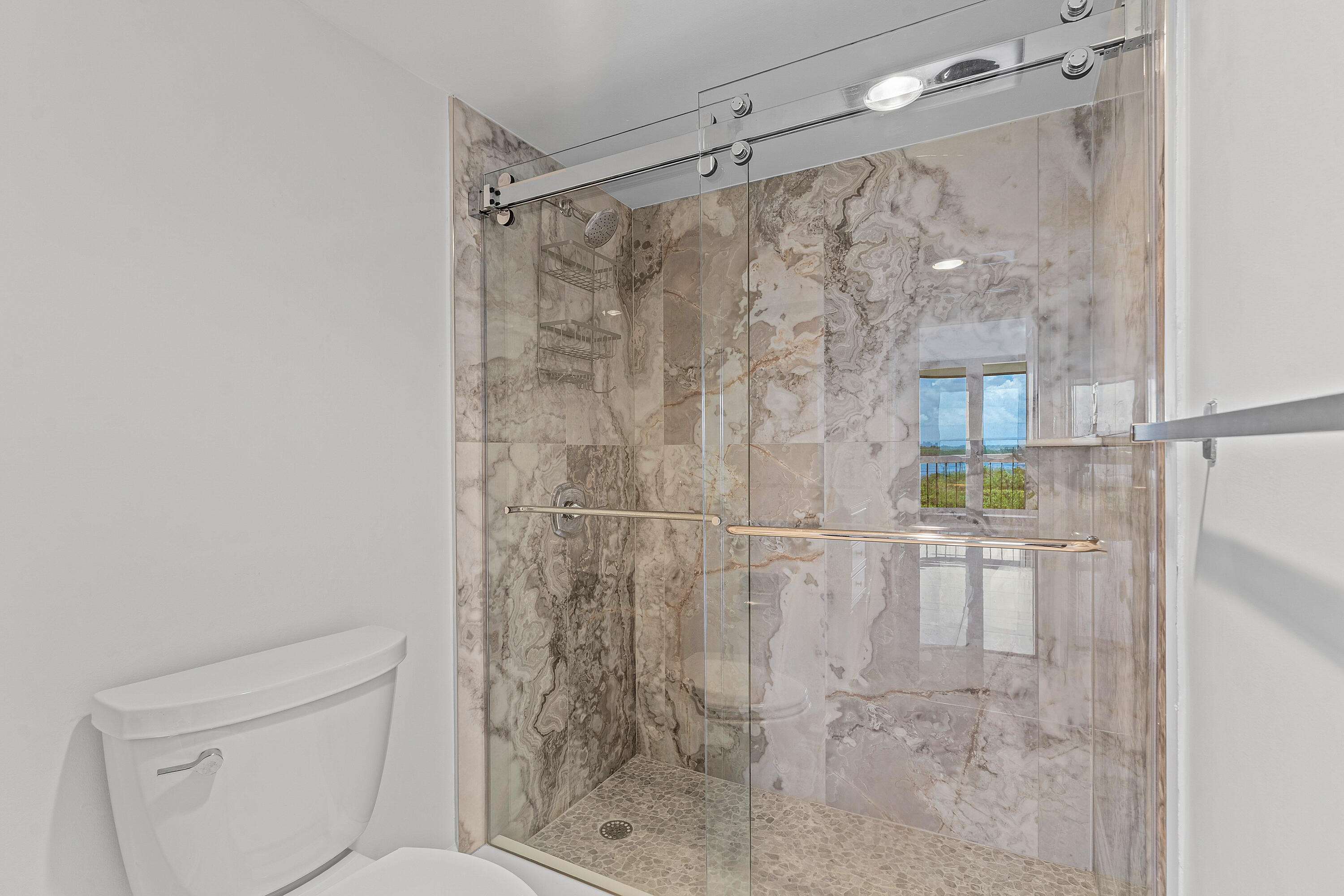 5380 N Ocean #5a Riviera Beach, FL 33404