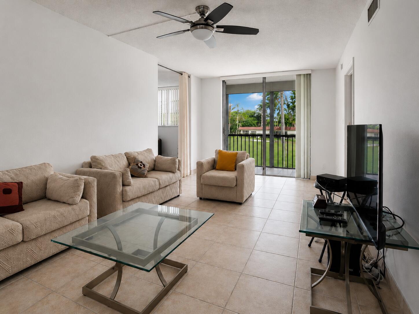 8962 S Hollybrook #205