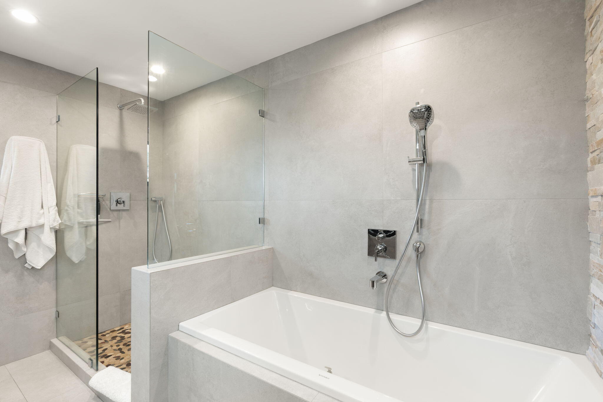 1425 Middle Riv Fort Lauderdale, FL 33304