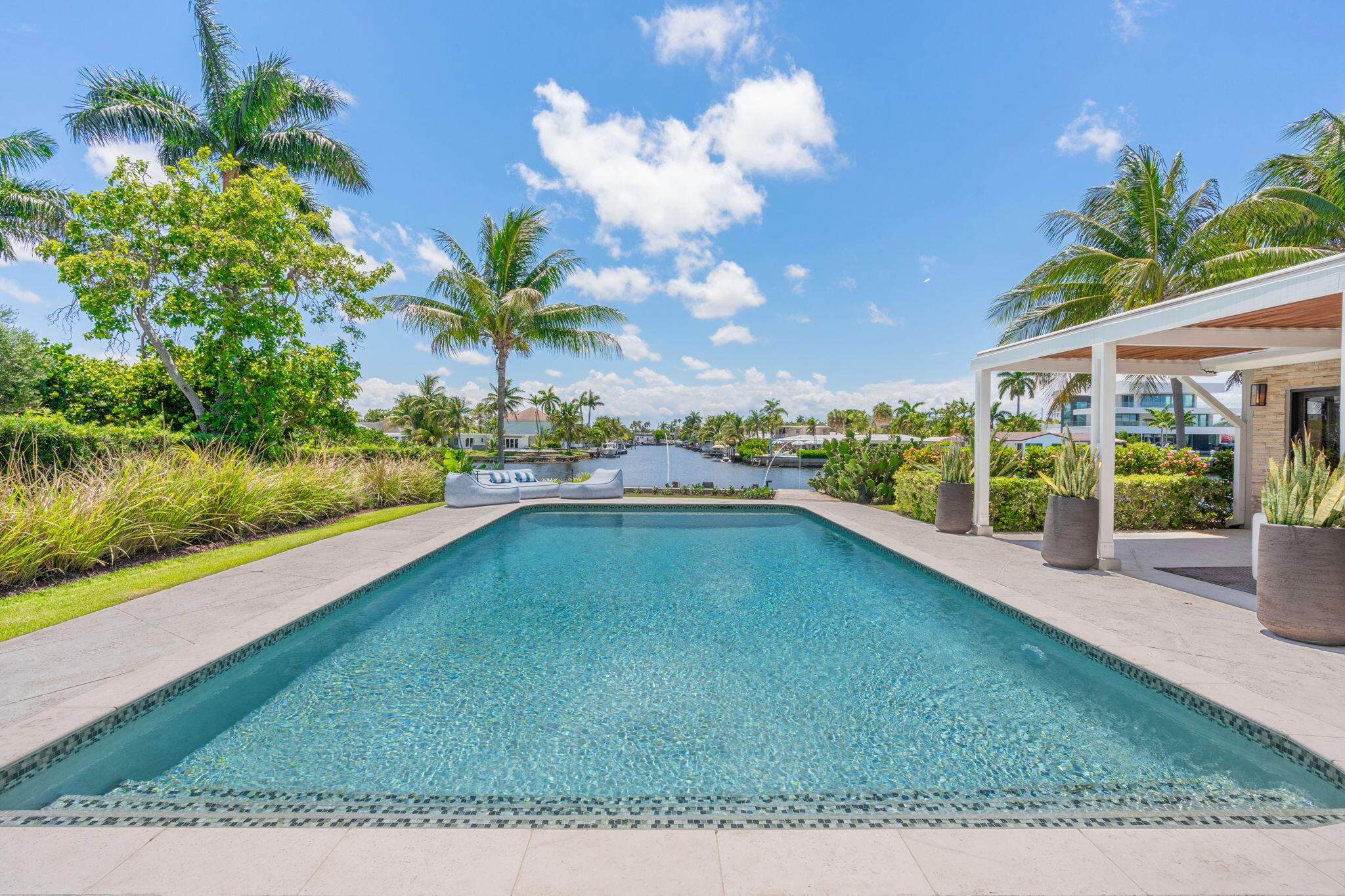 1425 Middle Riv Fort Lauderdale, FL 33304