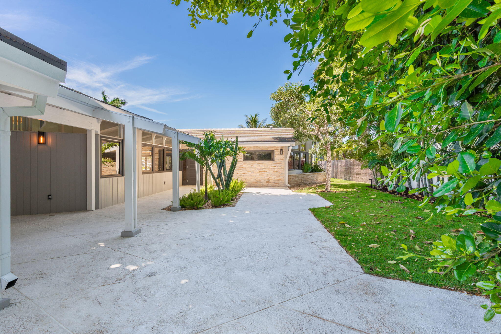 1425 Middle Riv Fort Lauderdale, FL 33304