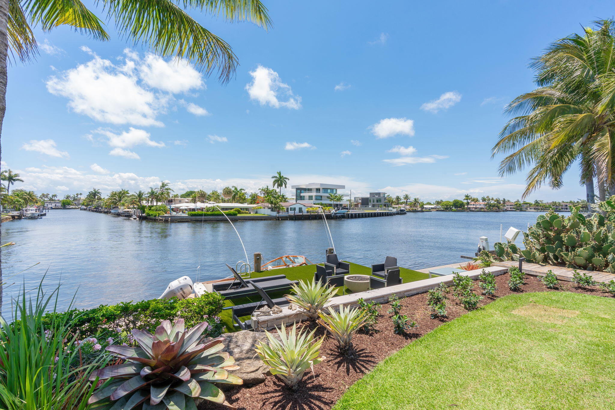 1425 Middle Riv Fort Lauderdale, FL 33304