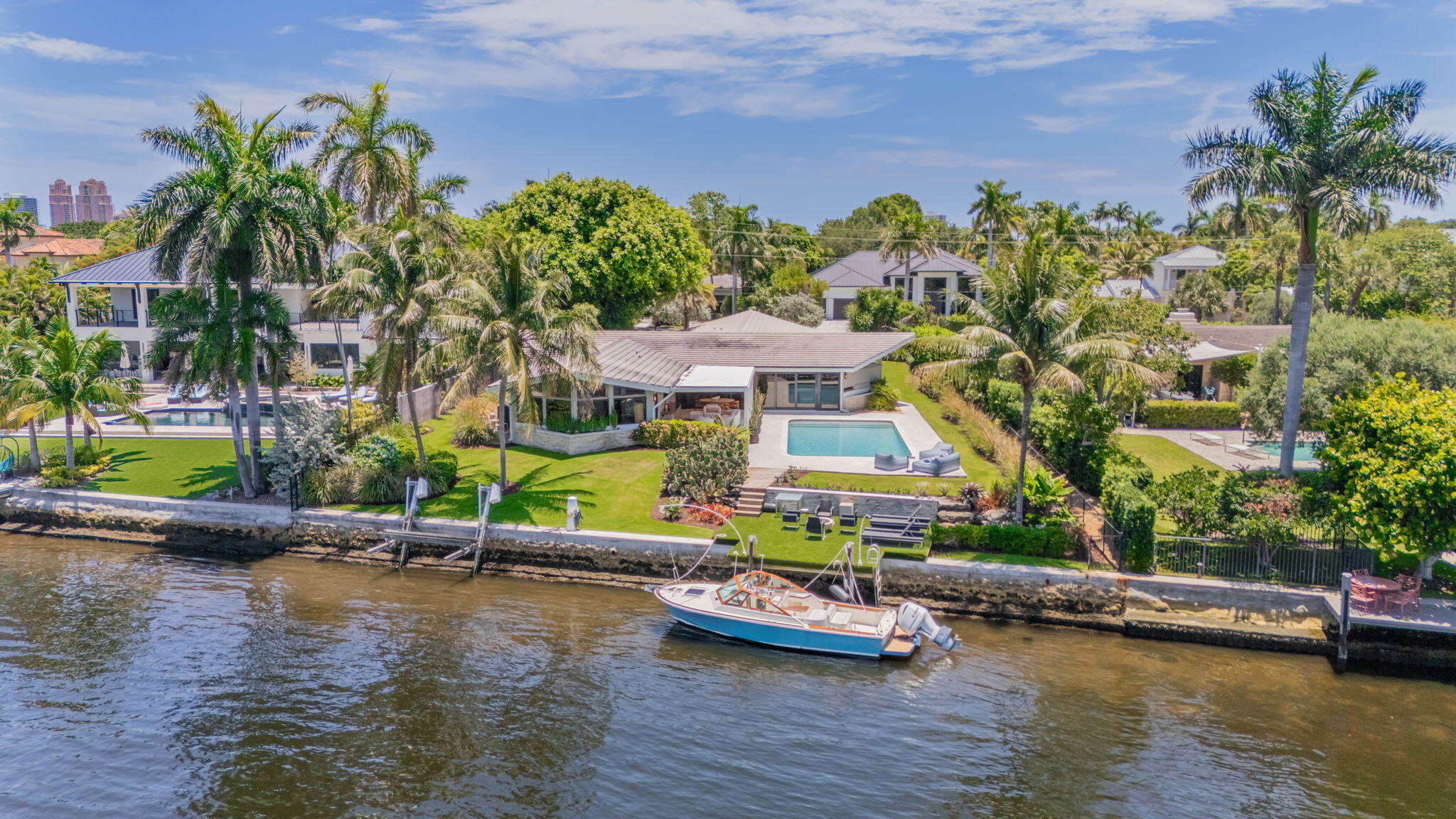1425 Middle Riv Fort Lauderdale, FL 33304