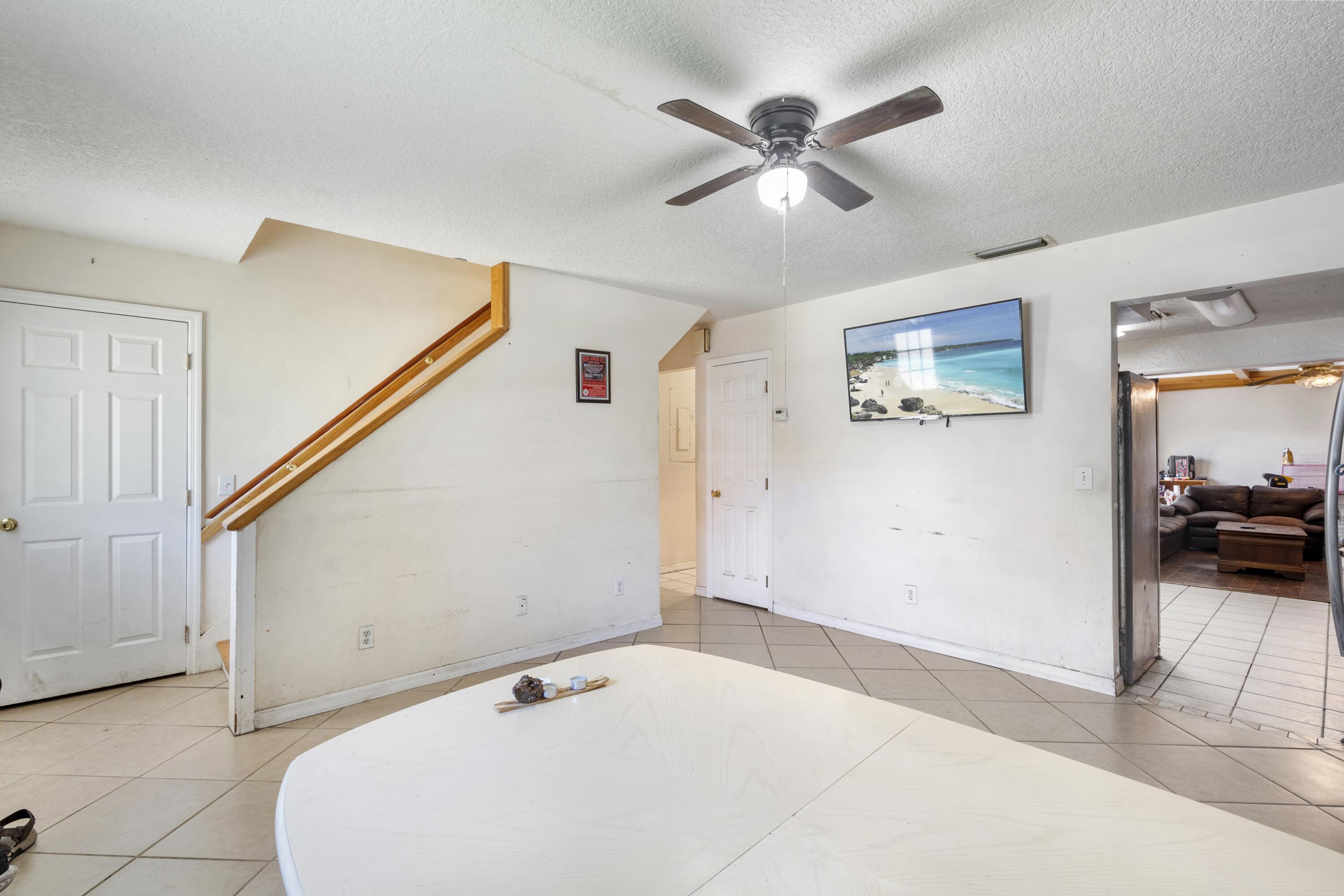 3136 2nd Vero Beach, FL 32968