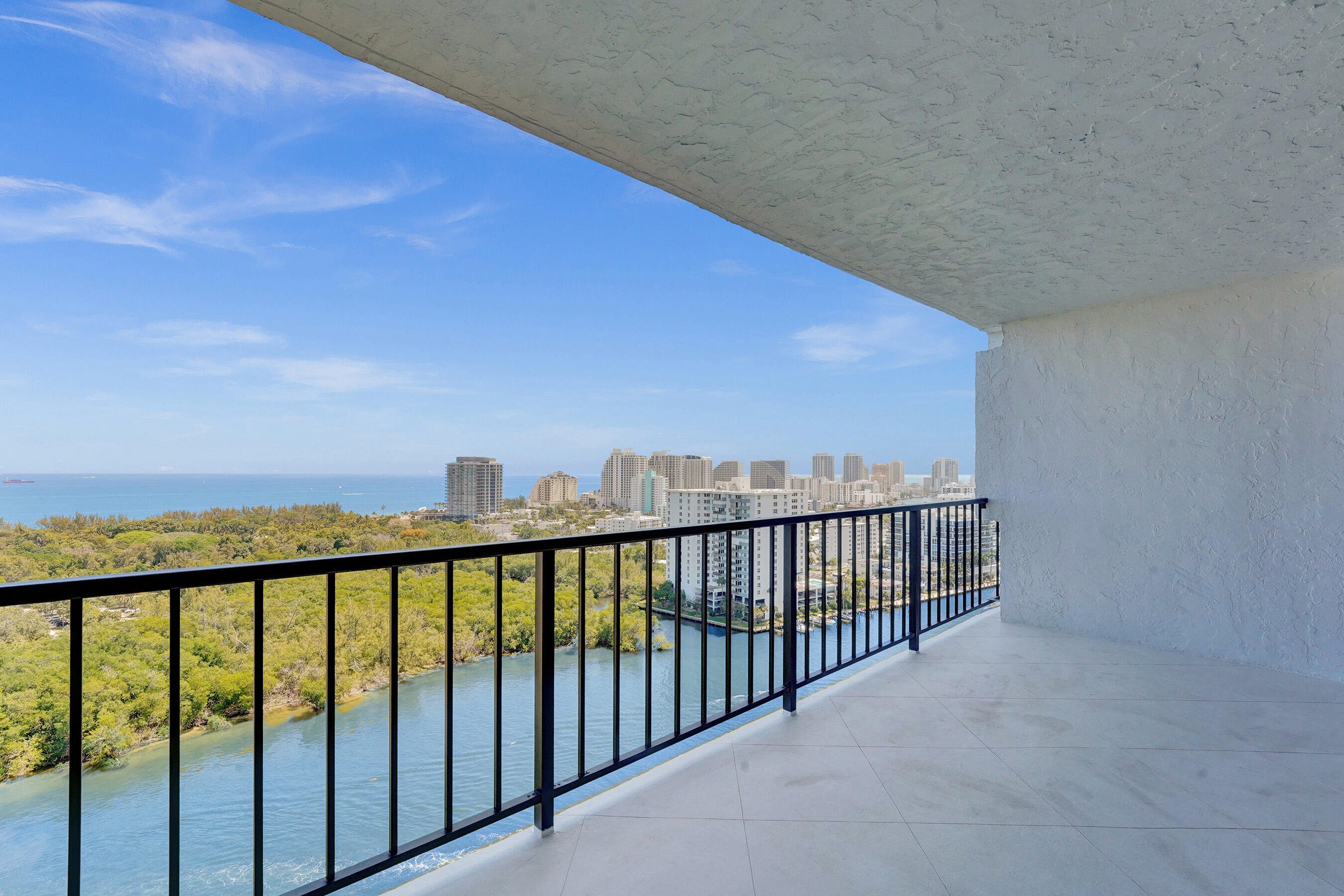 936 Intracoastal #22F