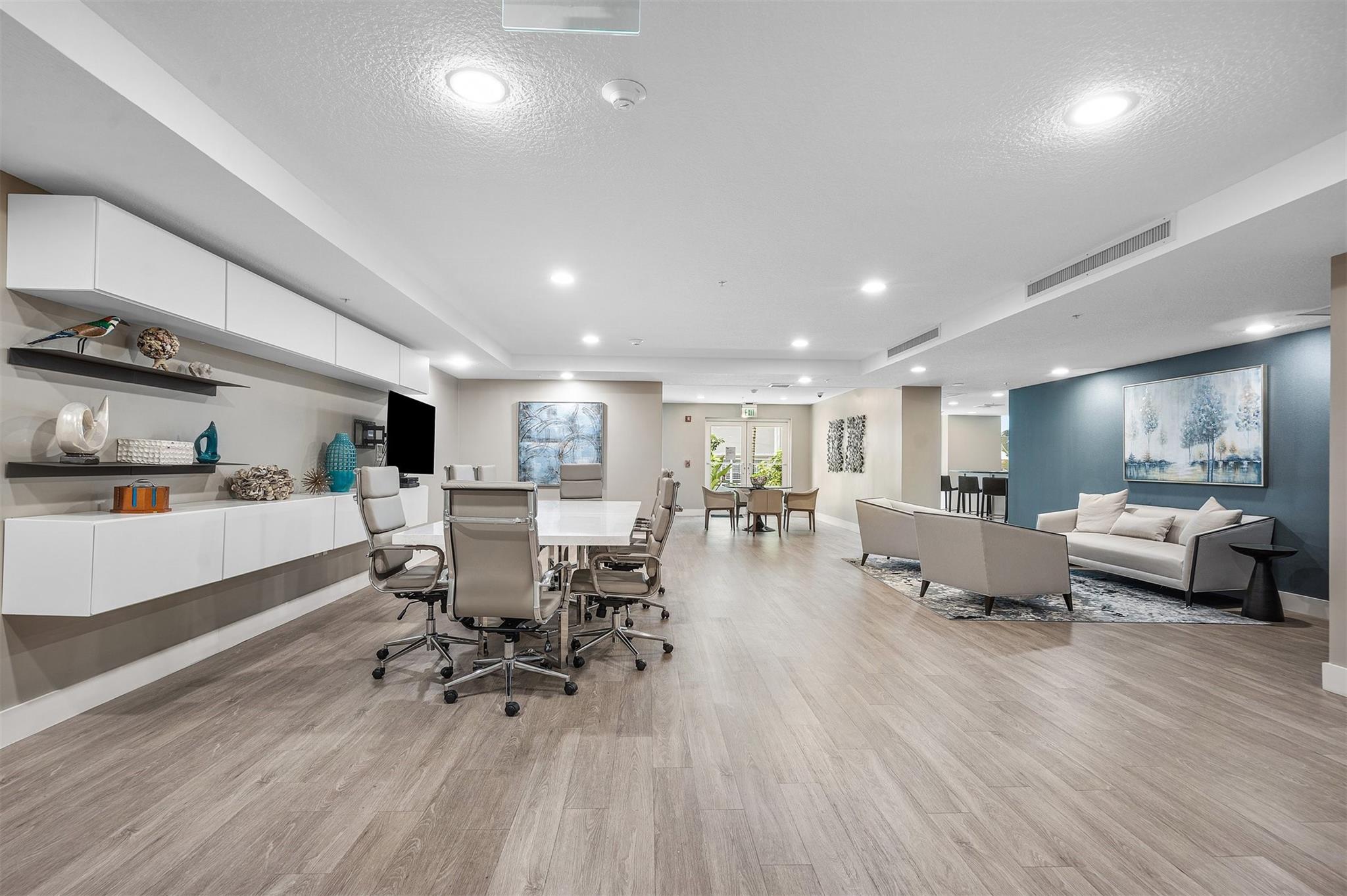 715 Bayshore Dr #1004 Fort Lauderdale, FL 33304