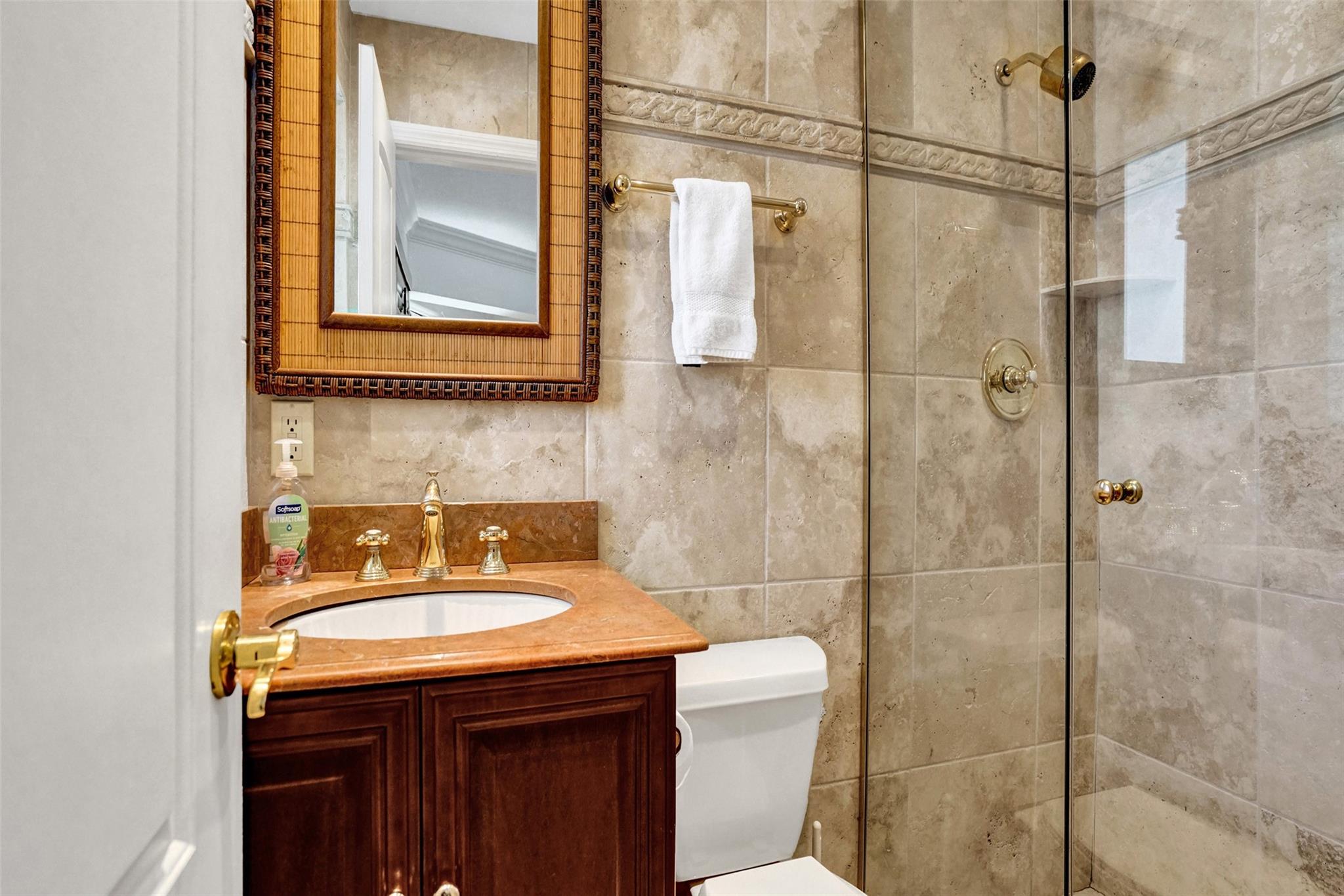 1000 SE 4th St #219 Fort Lauderdale, FL 33301