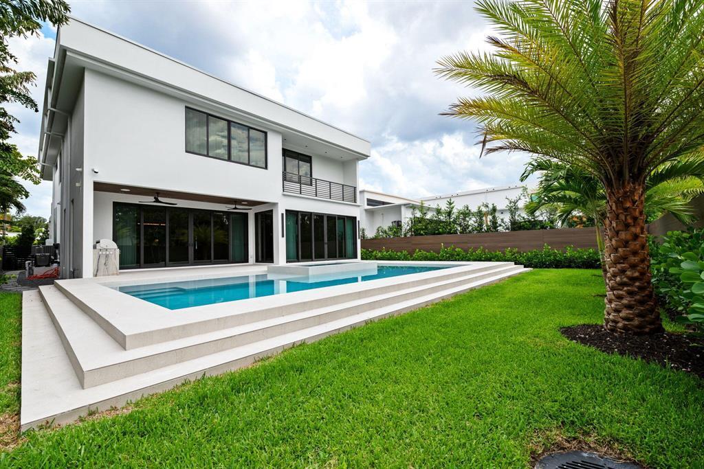 607 NE 17th Fort Lauderdale, FL 33304