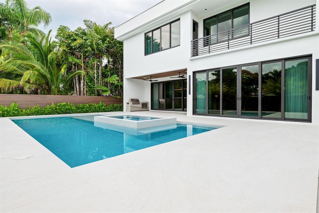 607 NE 17th Fort Lauderdale, FL 33304