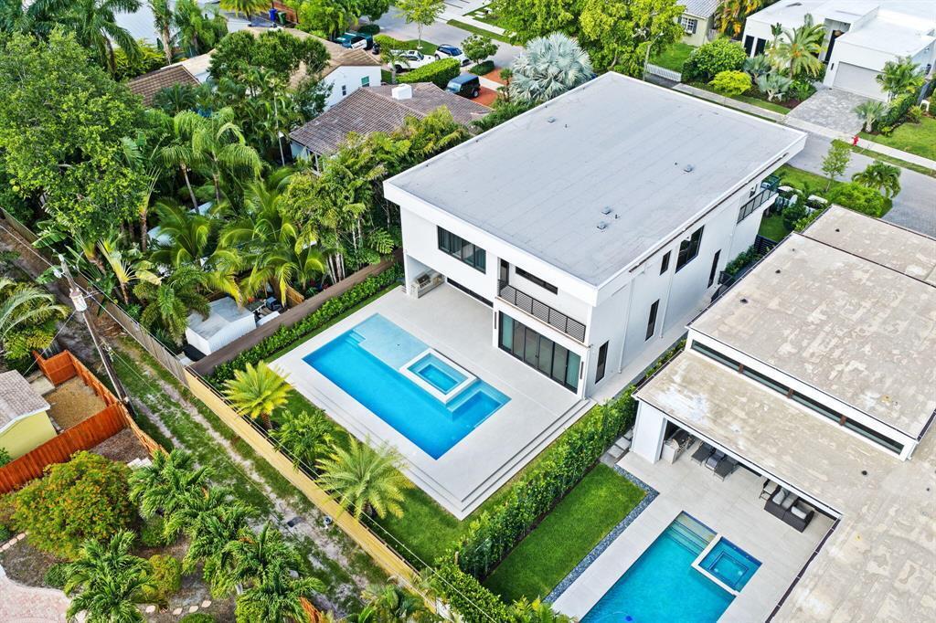 607 NE 17th Fort Lauderdale, FL 33304