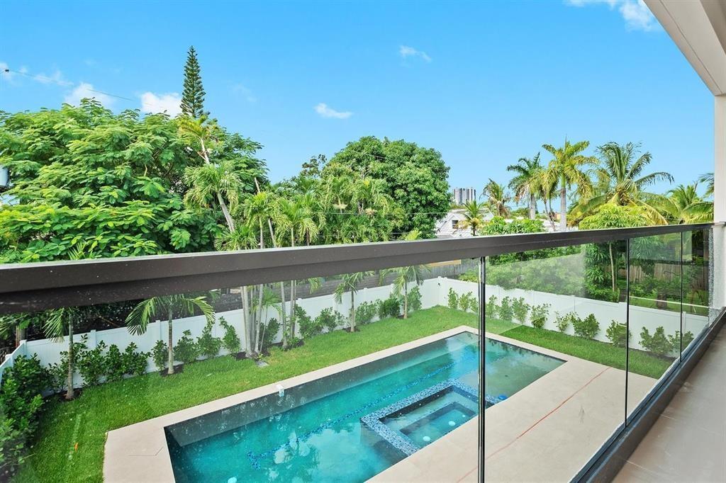 607 NE 17th Ave Fort Lauderdale, FL 33304