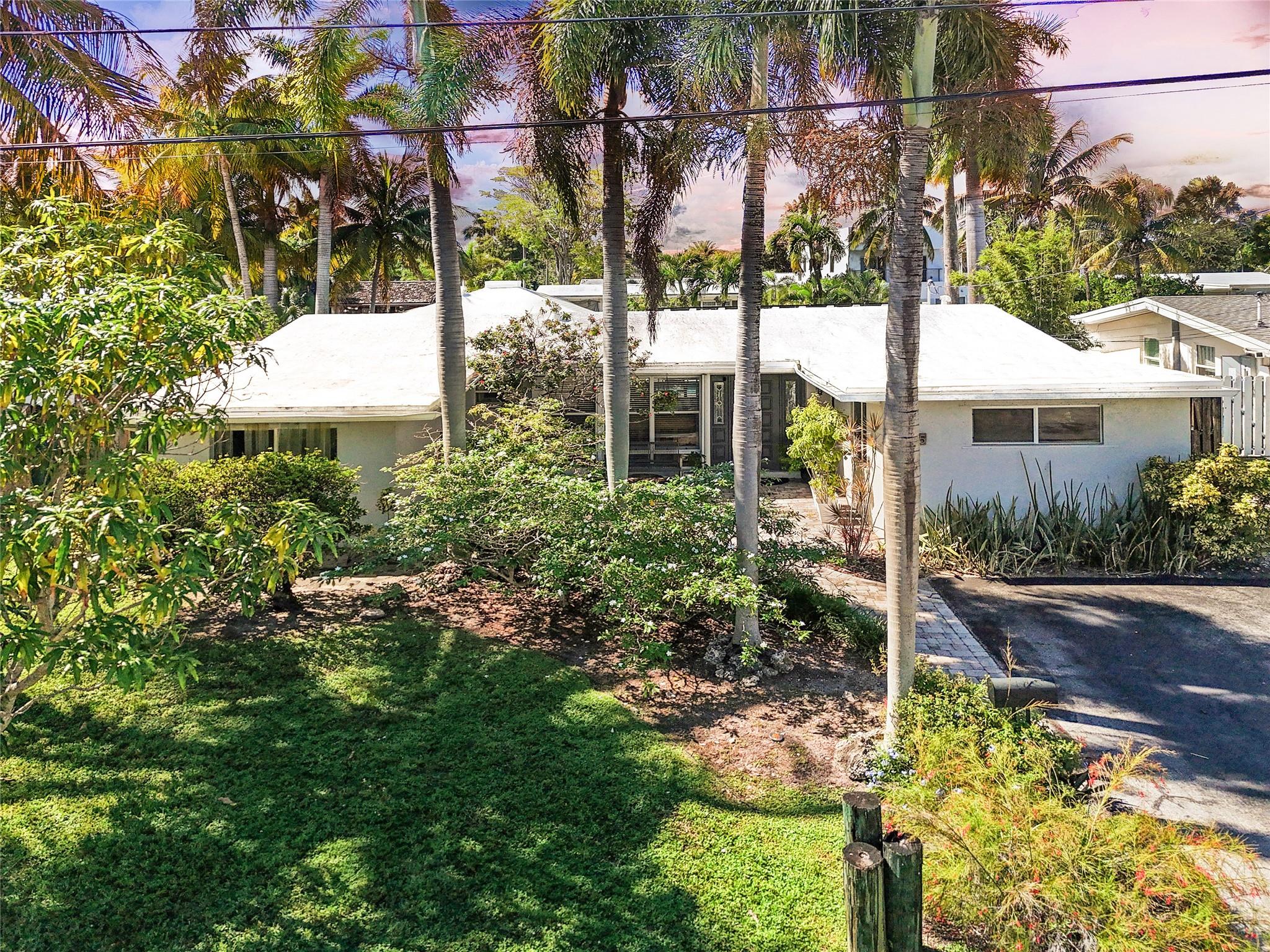 2625 E Gulfstream Ln