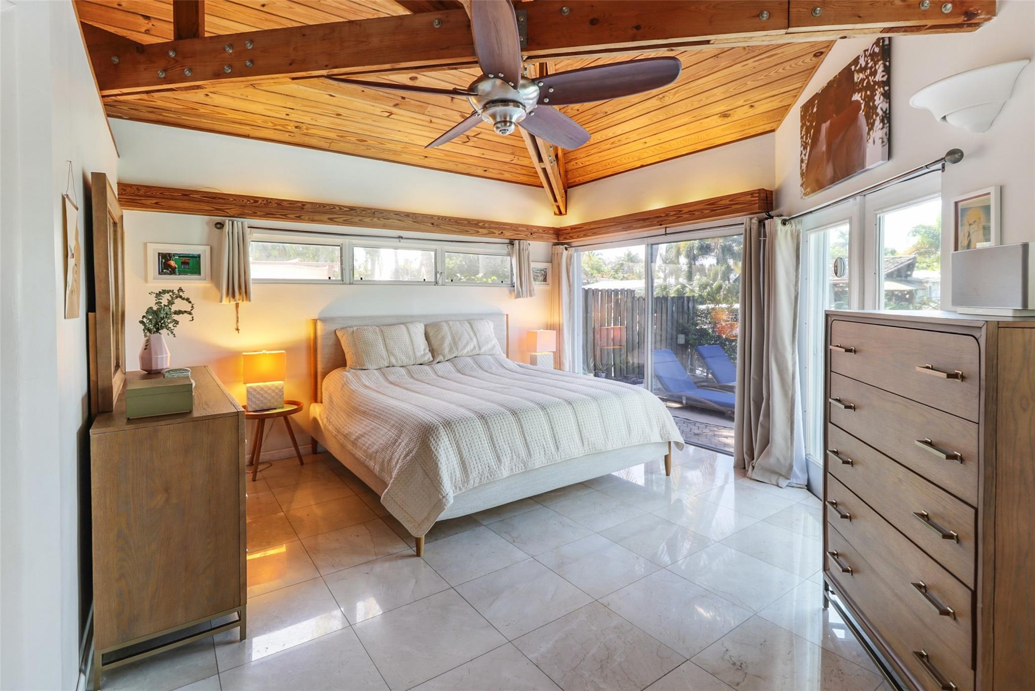 2625 E Gulfstream Ln Fort Lauderdale, FL 33312