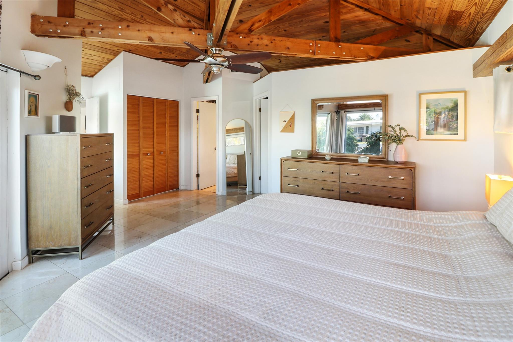 2625 E Gulfstream Ln Fort Lauderdale, FL 33312