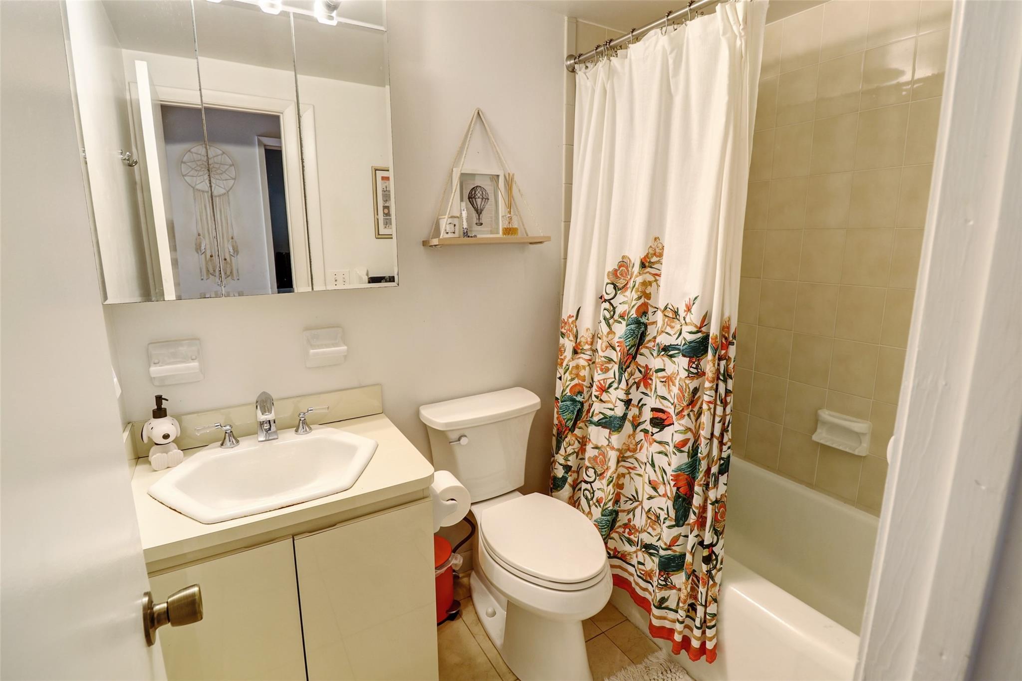 2625 E Gulfstream Ln Fort Lauderdale, FL 33312