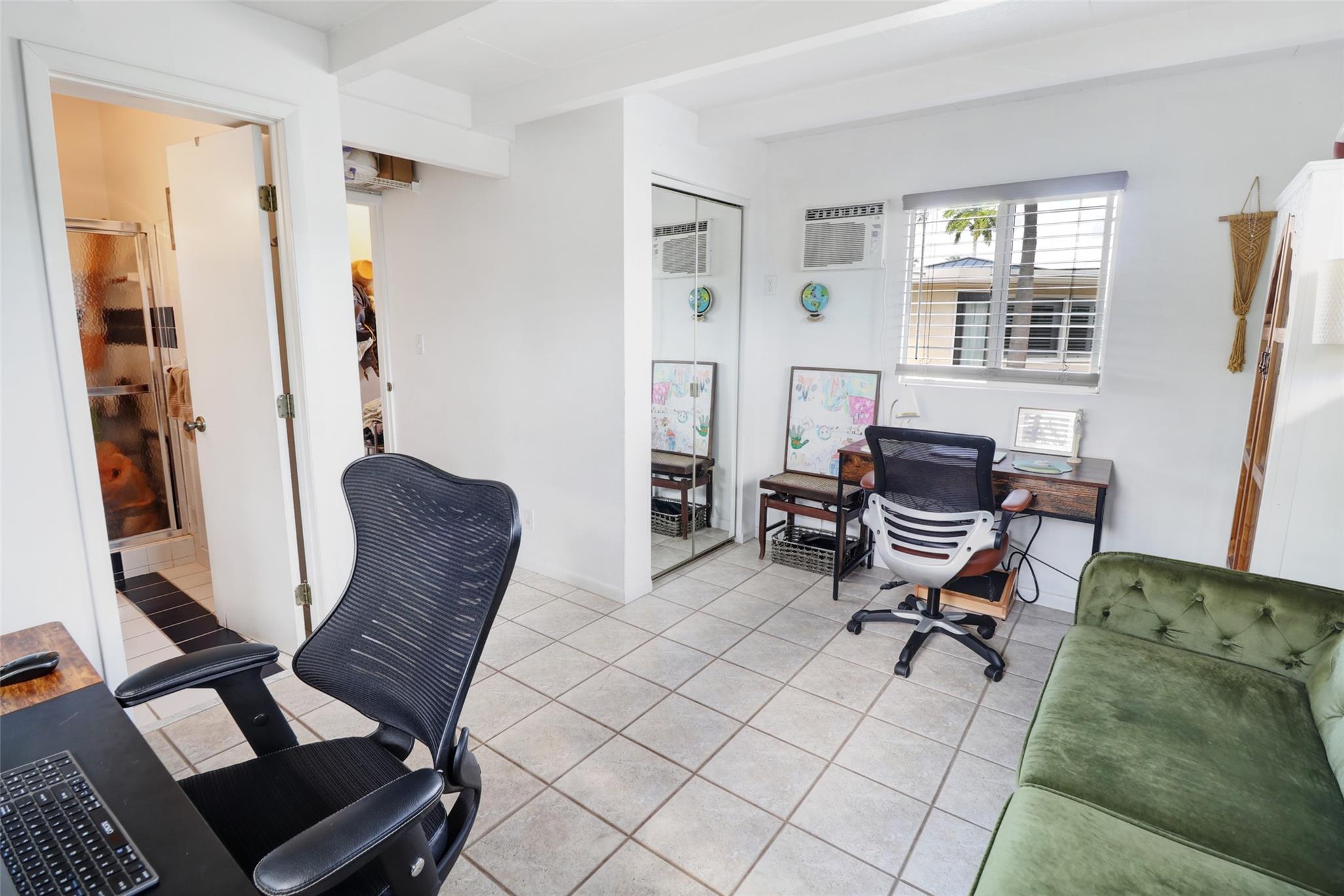 2625 E Gulfstream Ln Fort Lauderdale, FL 33312