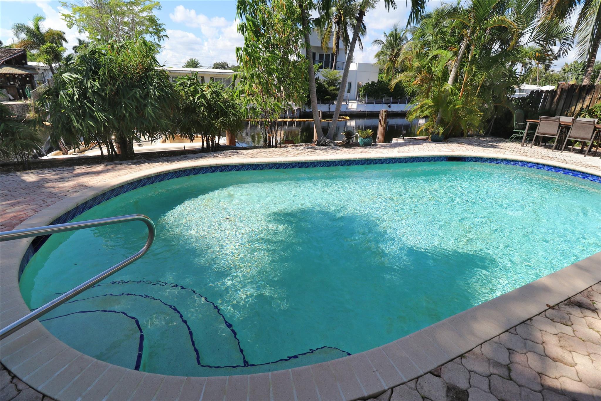 2625 E Gulfstream Ln Fort Lauderdale, FL 33312