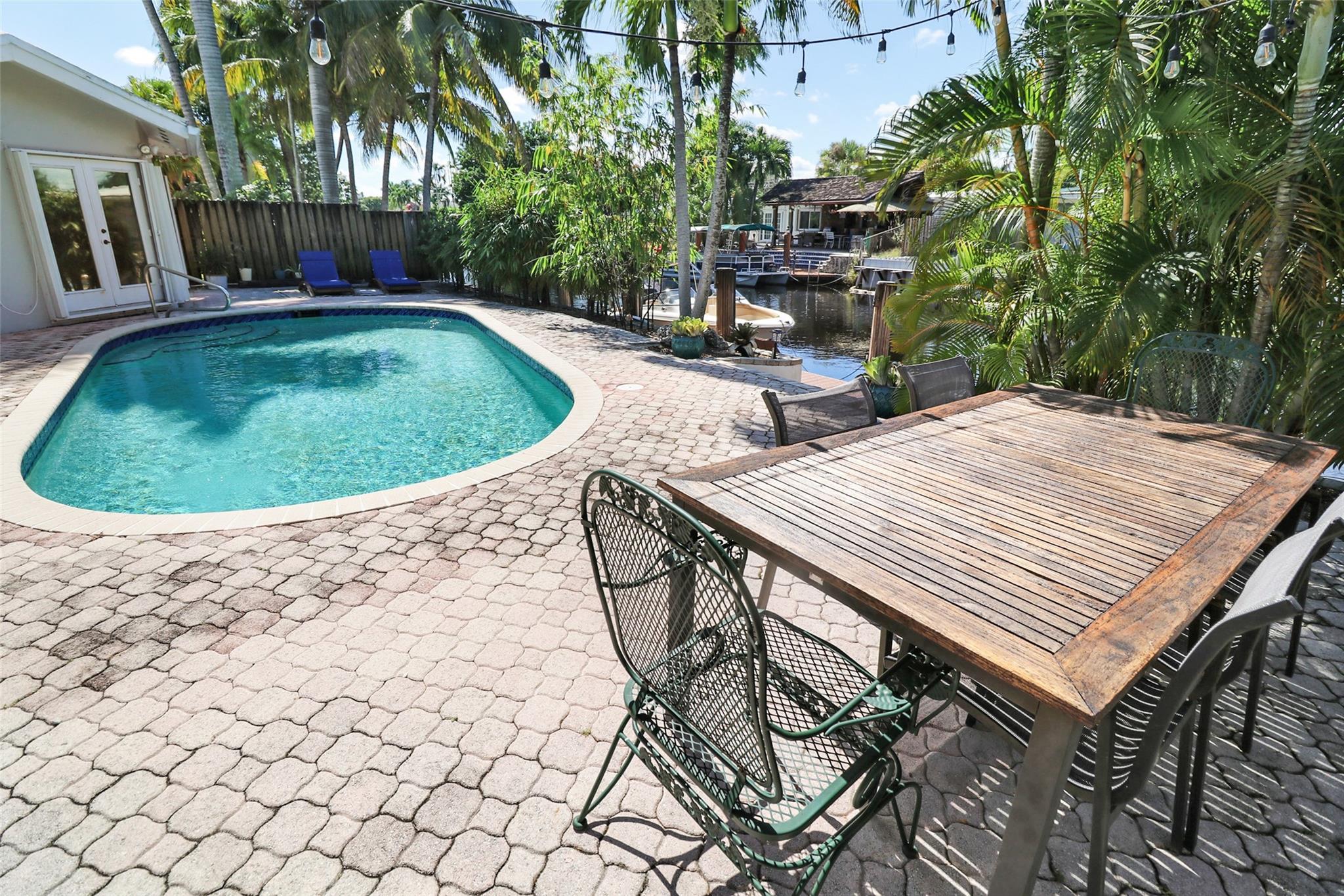 2625 E Gulfstream Ln Fort Lauderdale, FL 33312