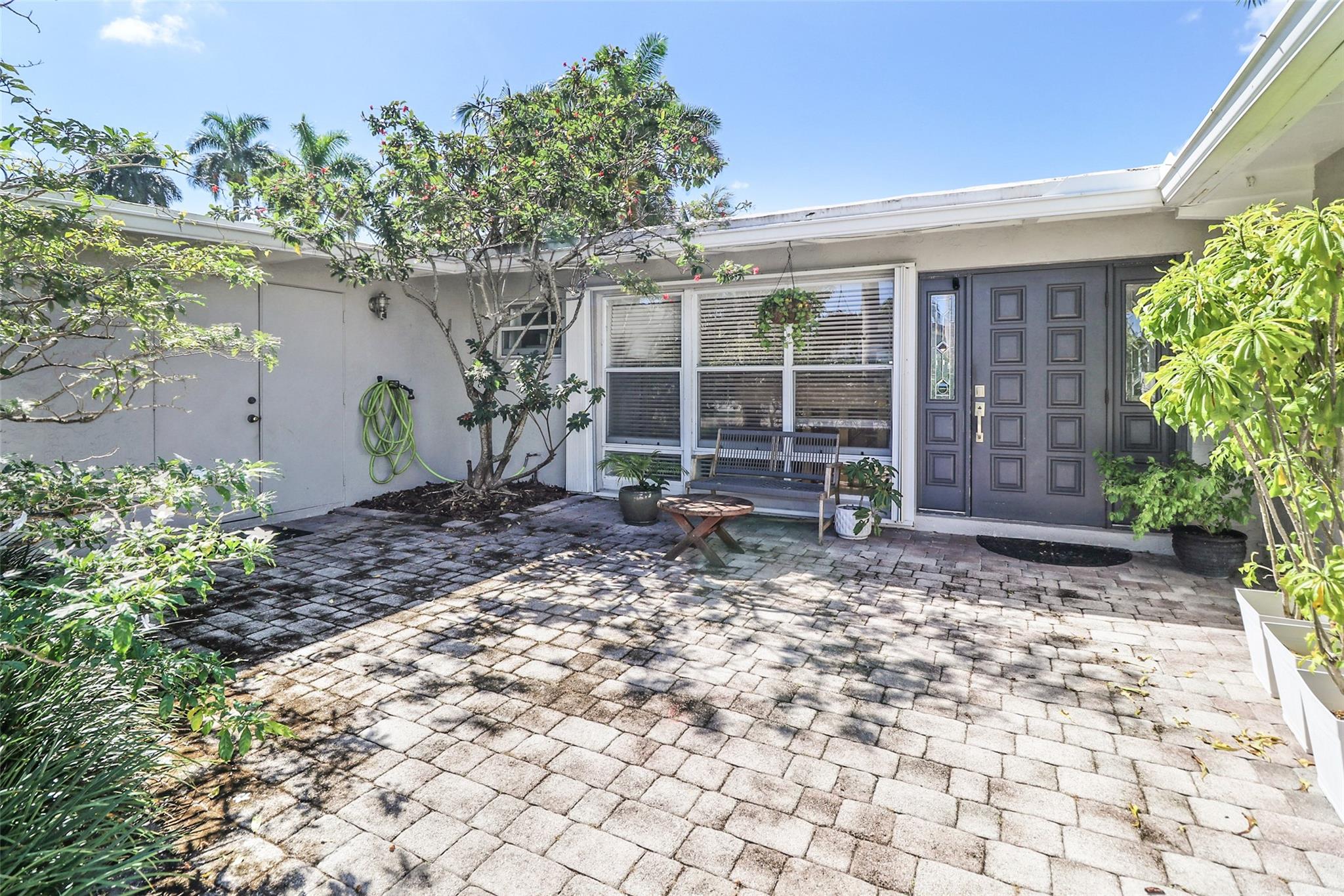 2625 E Gulfstream Ln Fort Lauderdale, FL 33312