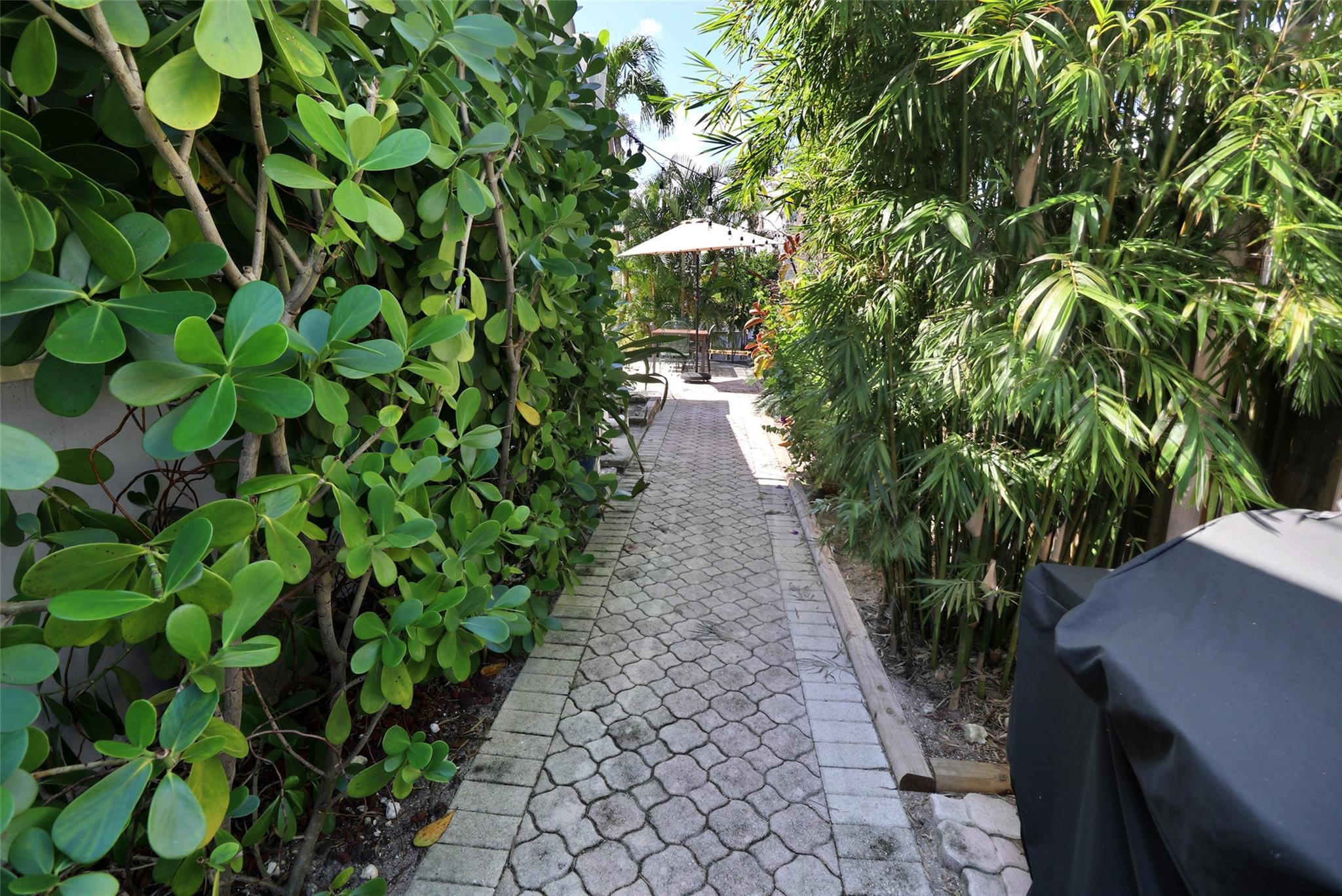 2625 E Gulfstream Ln Fort Lauderdale, FL 33312