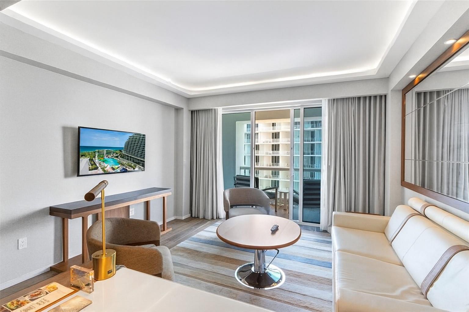 551 N Fort Lauderdale Bch Blvd #R1810 Fort Lauderdale, FL 33304