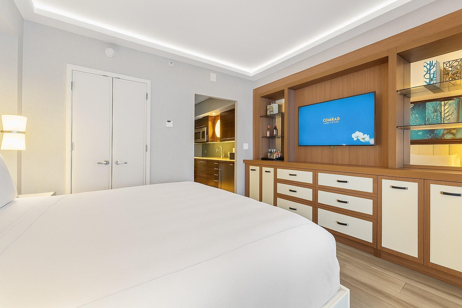 551 N Fort Lauderdale Bch Blvd #R1810 Fort Lauderdale, FL 33304