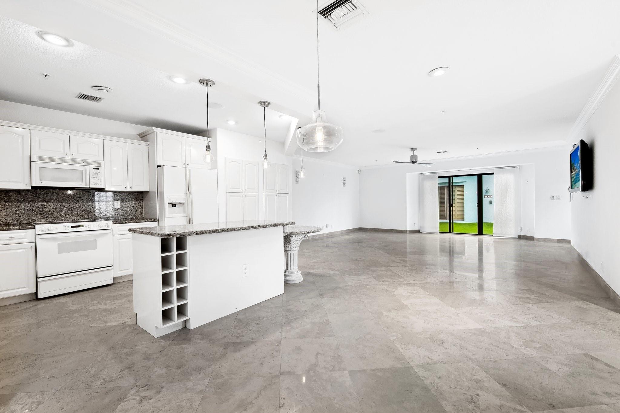 1260 N Riverside Dr #1260