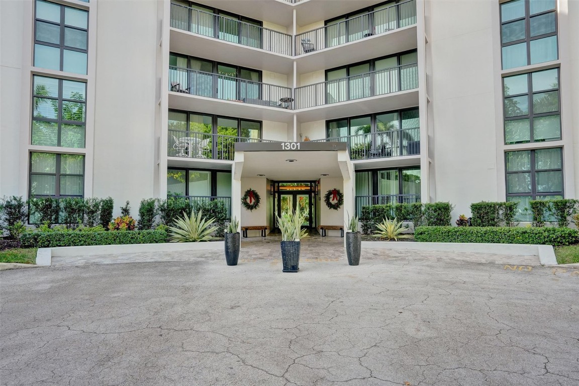 1301 River Reach Dr #309 Fort Lauderdale, FL 33315
