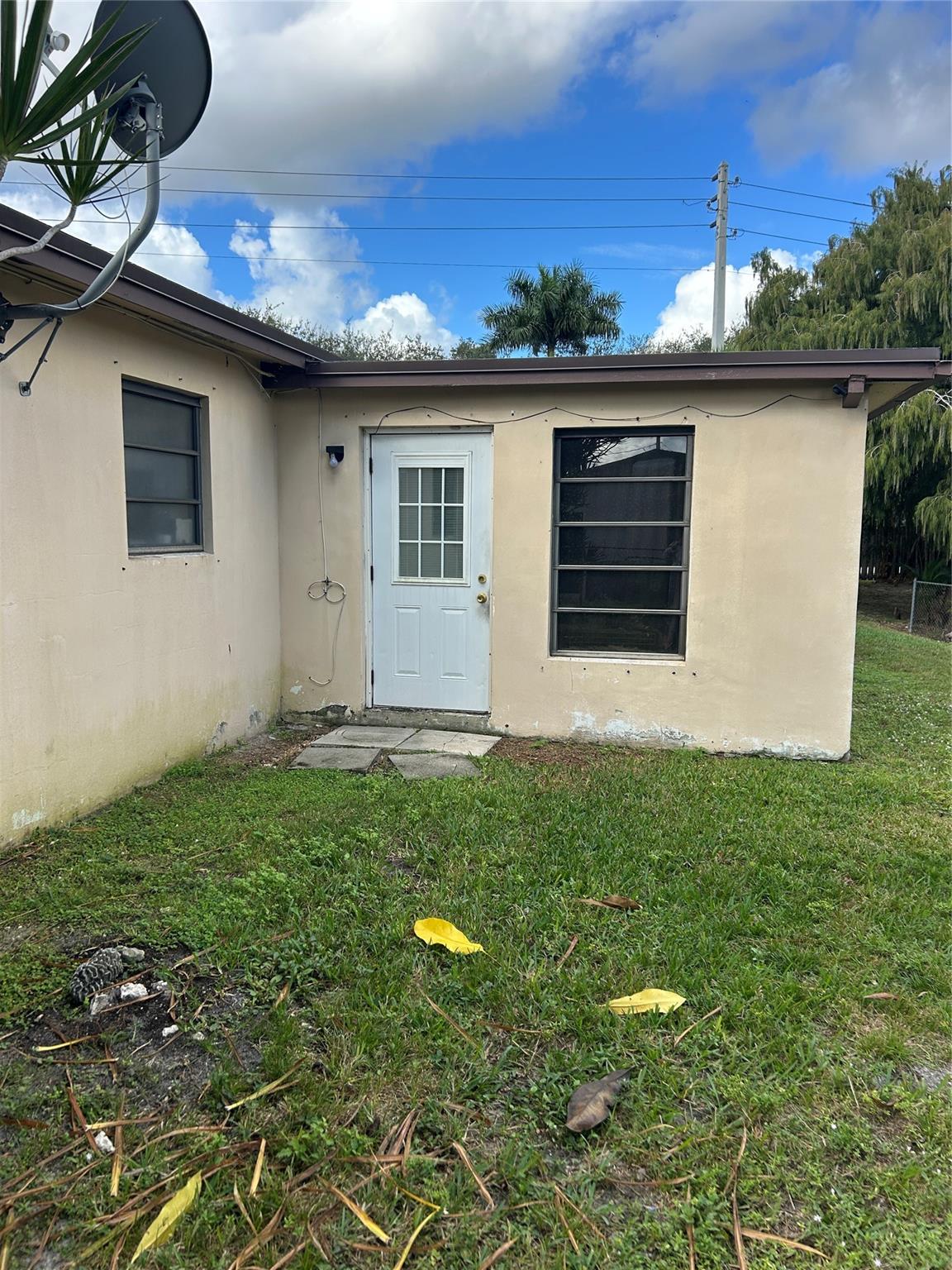 5751 SW 55th St Davie, FL 33314