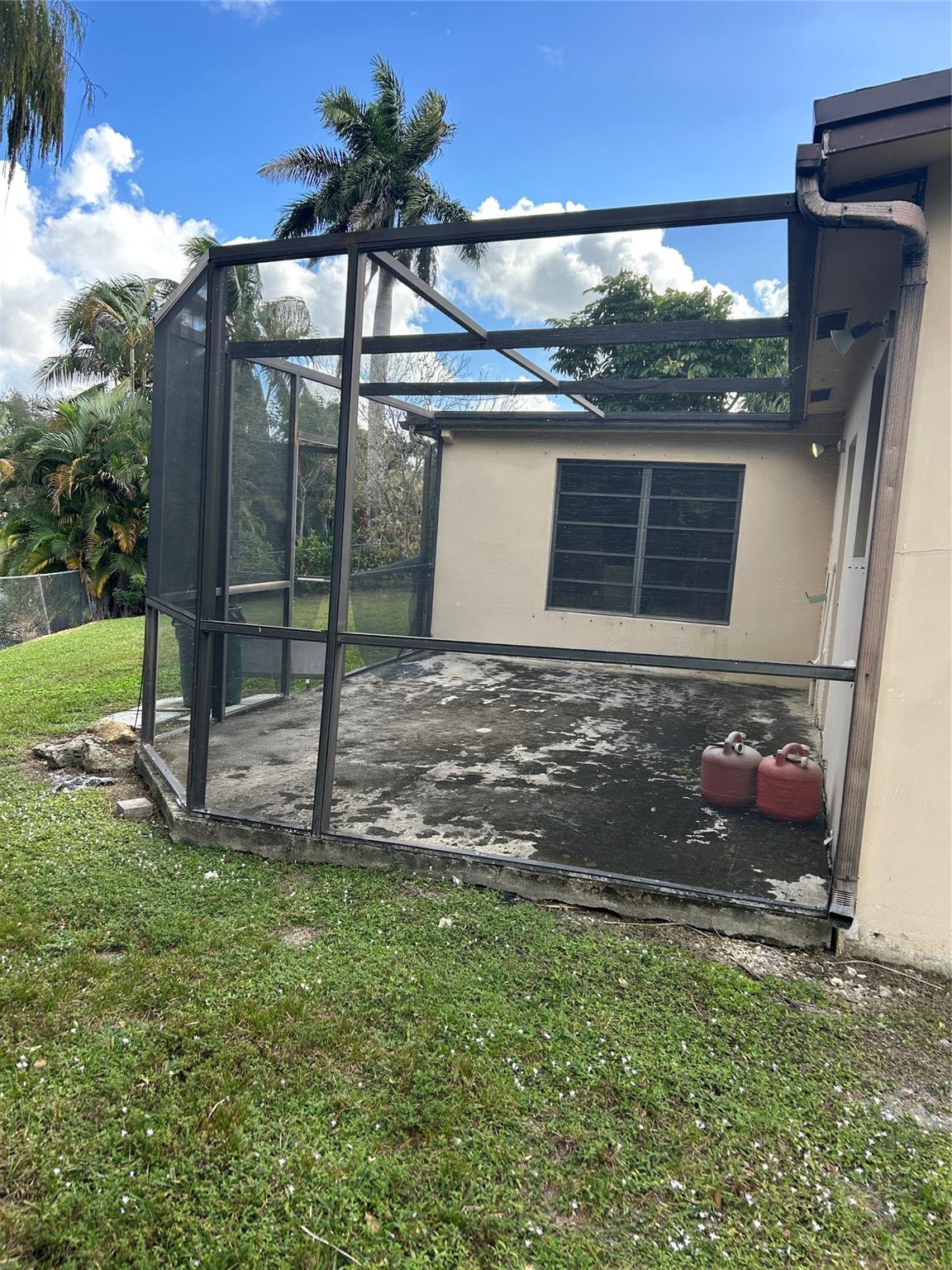 5751 SW 55th St Davie, FL 33314