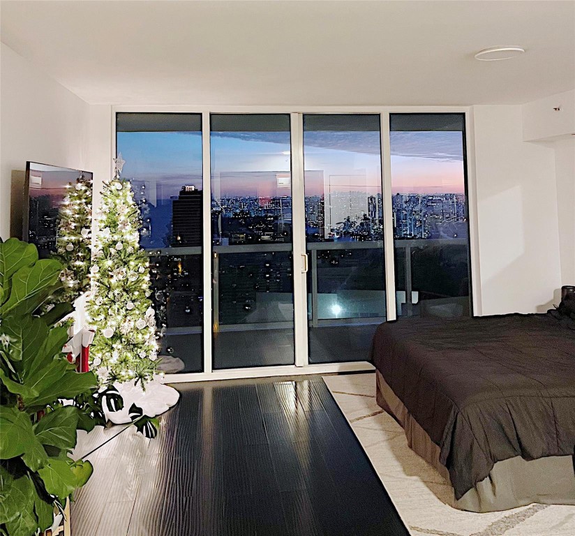 image Beach Club 215