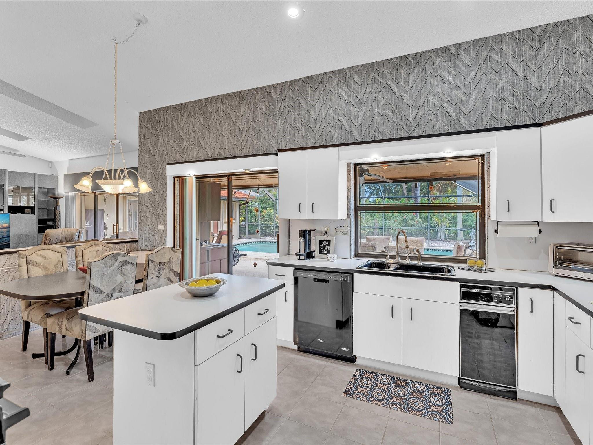 5355 N Springs Coral Springs, FL 33076