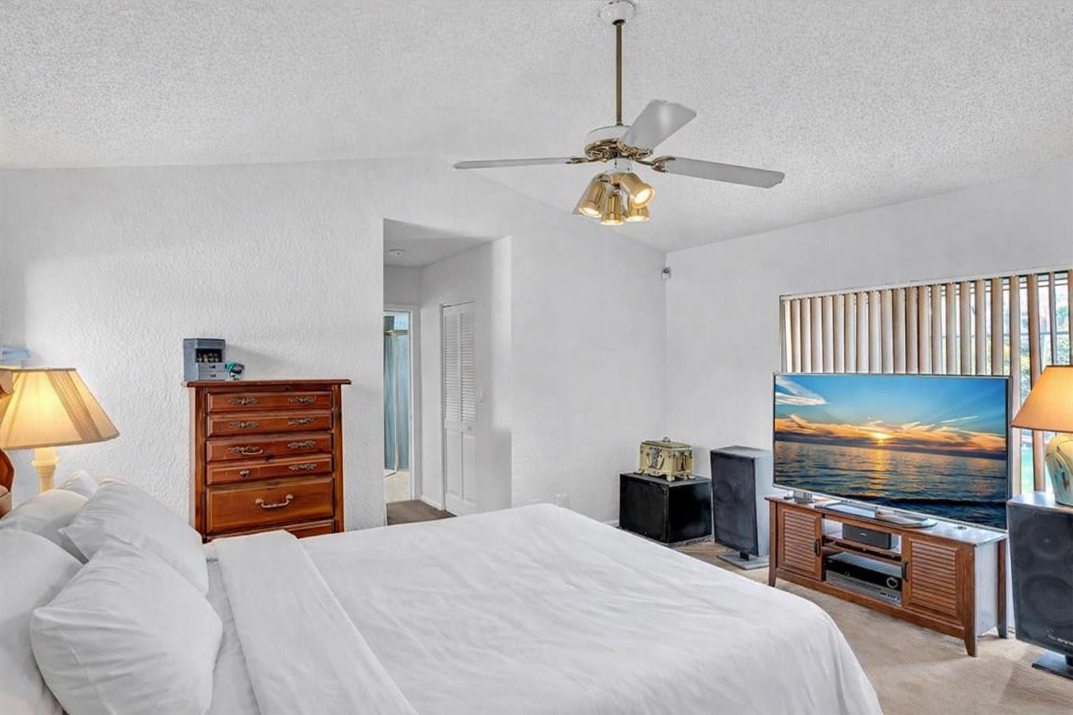 5355 N Springs Coral Springs, FL 33076