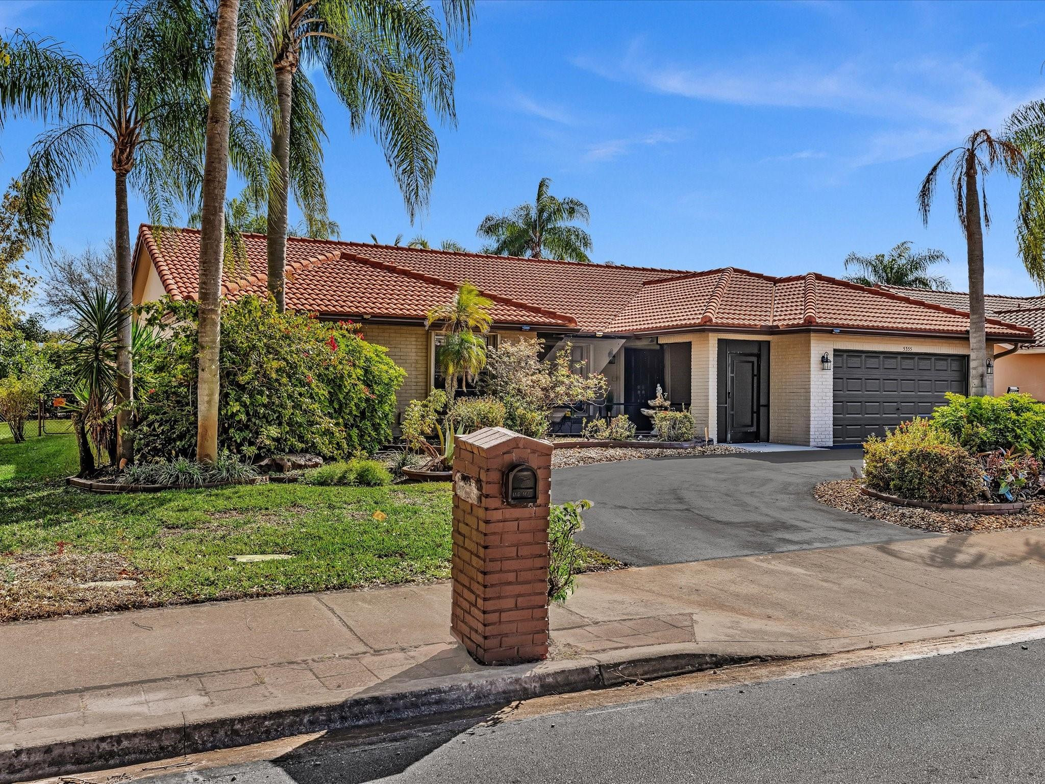 5355 N Springs Coral Springs, FL 33076