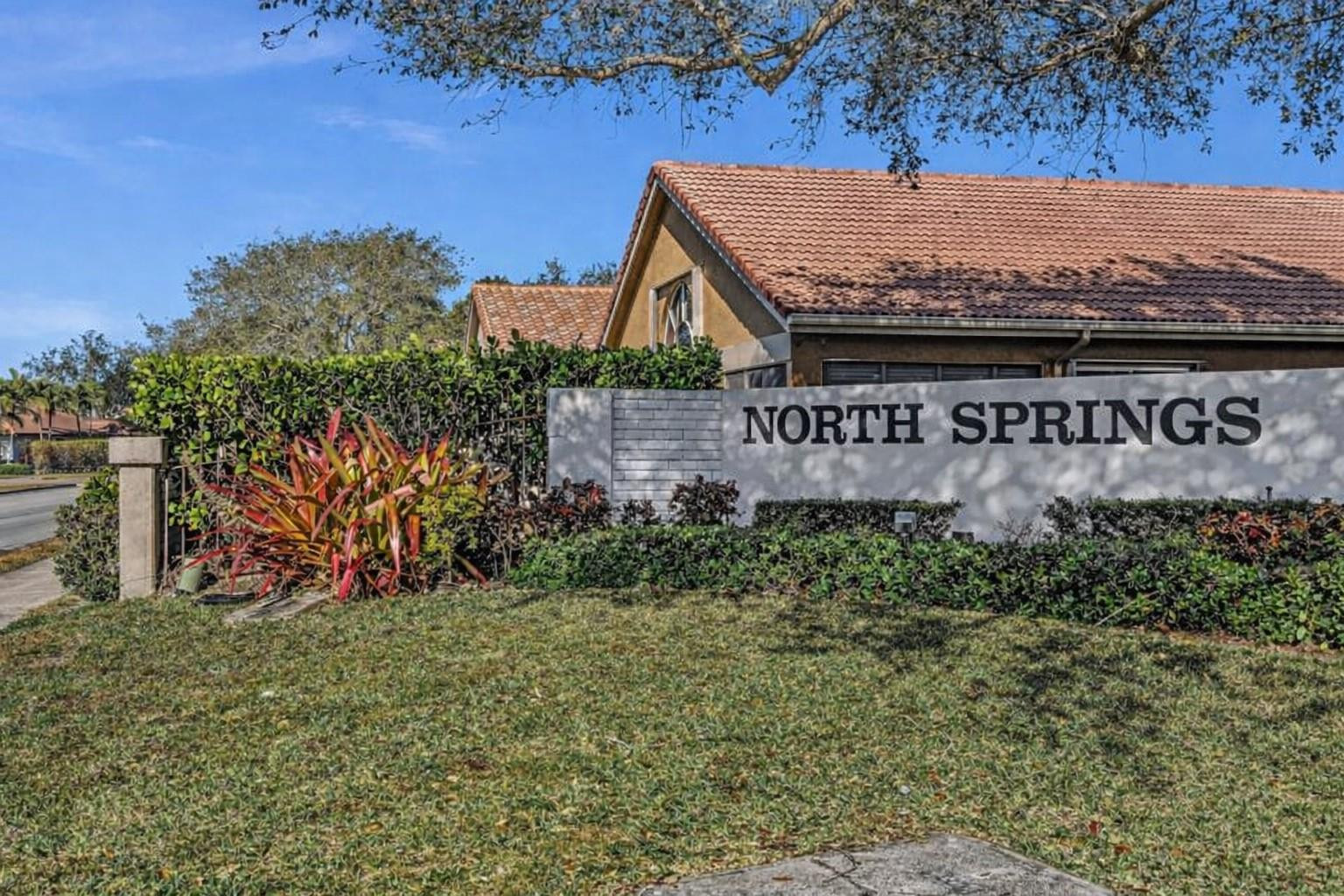 5355 N Springs Coral Springs, FL 33076