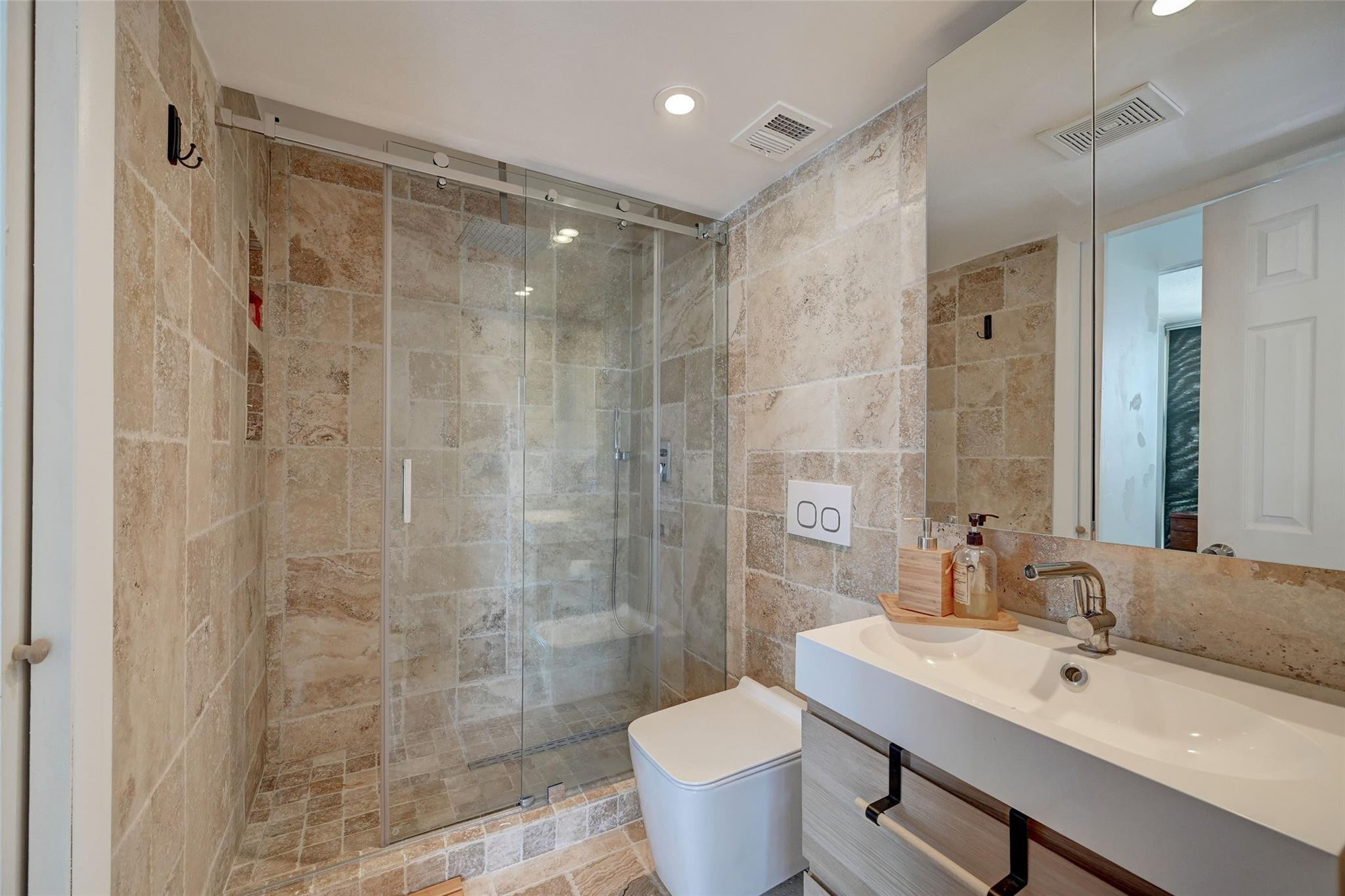 525 N Ocean #T-2 Pompano Beach, FL 33062