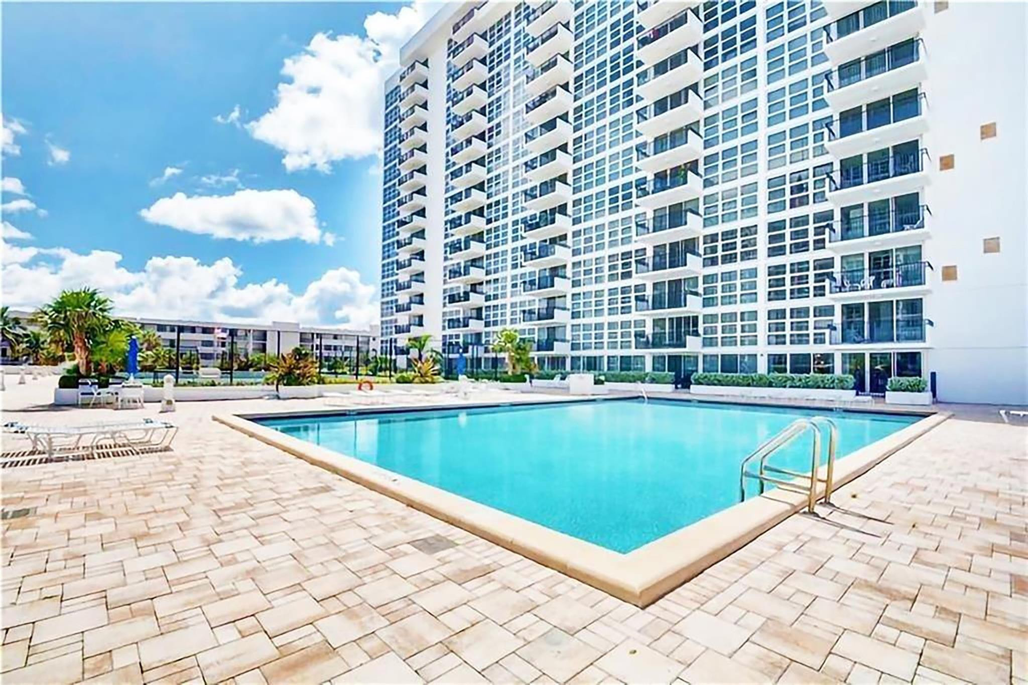 525 N Ocean #T-2 Pompano Beach, FL 33062