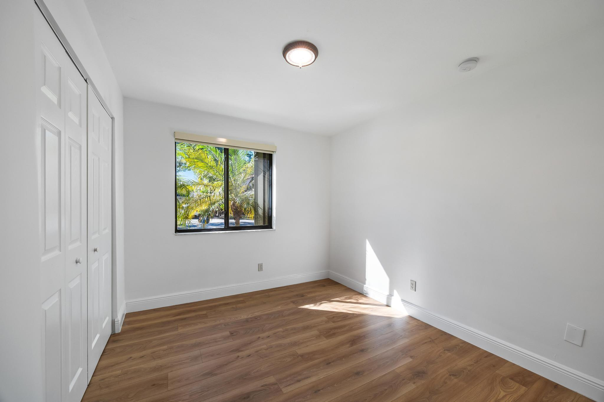 2925 Azalea Hollywood, FL 33026